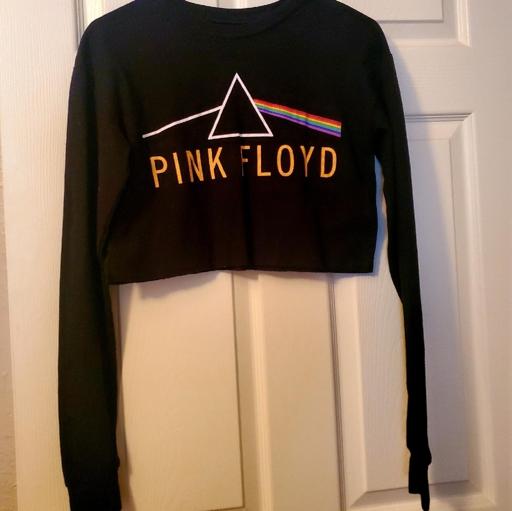 Black long sleeve cropped Pink Floyd tee